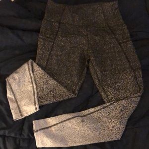 Black and white ombré leggings